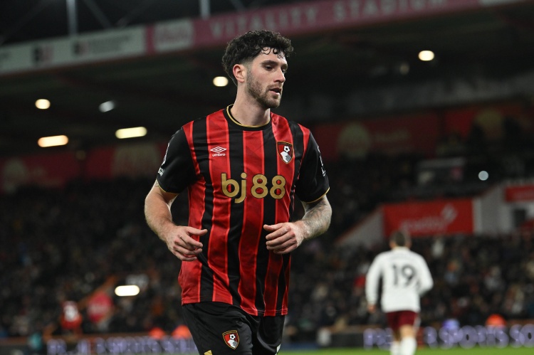 c7娱乐-图片报：多特想改善防守，关注樱桃后卫塞内西和萨尔茨堡后卫加杜